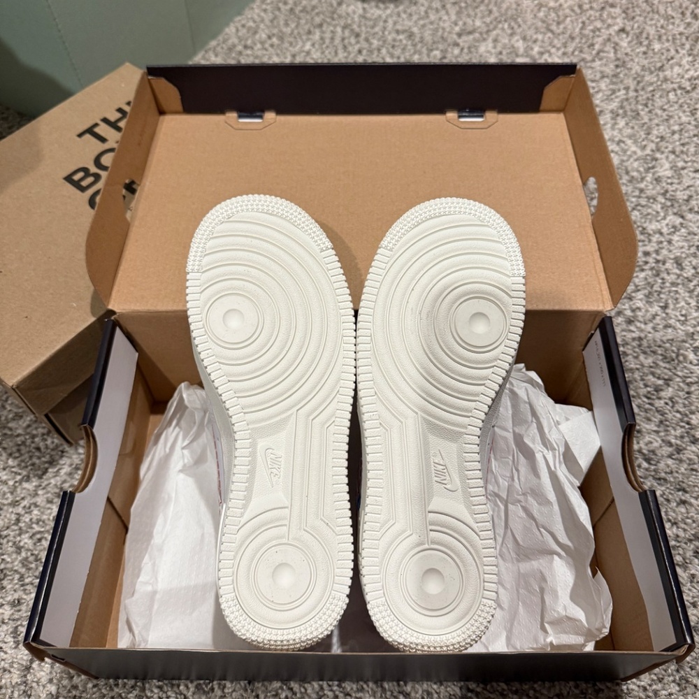 Nike Air Force 1 - Picture 2 of 8